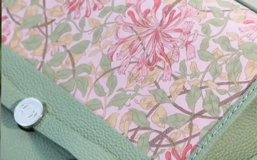 Looking for a Unique DIY Gift Try a Patchwork Leather Bag-3