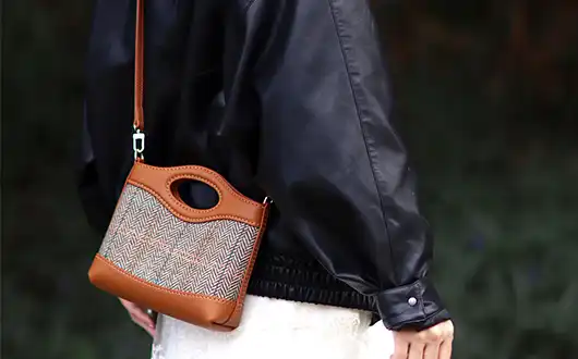 Casual crossbody wearing look of DIY bag Casual crossbody wearing look of DIY bag