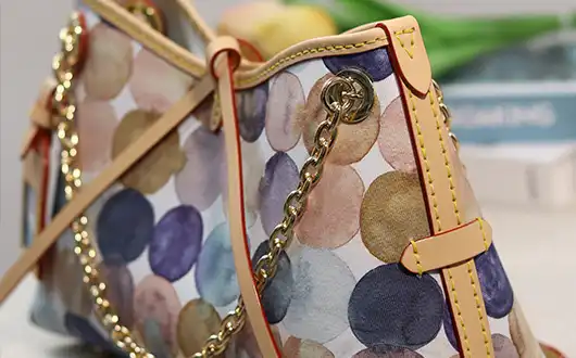 Bag internal structure and hardware details