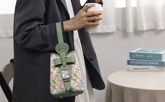 Daily use scene of leather fabric crossbody bag
