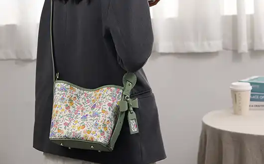 Fashion match of handmade crossbody bag