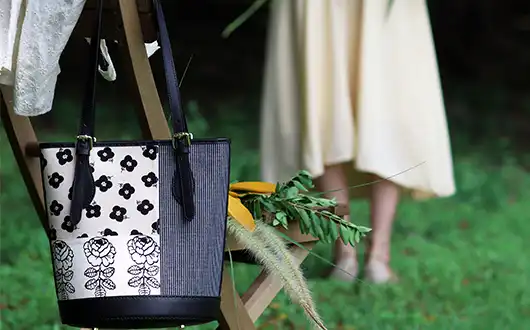 The finished patchwork shoulder bag