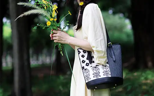 Crafting a One-of-a-Kind Patchwork Shoulder Bag